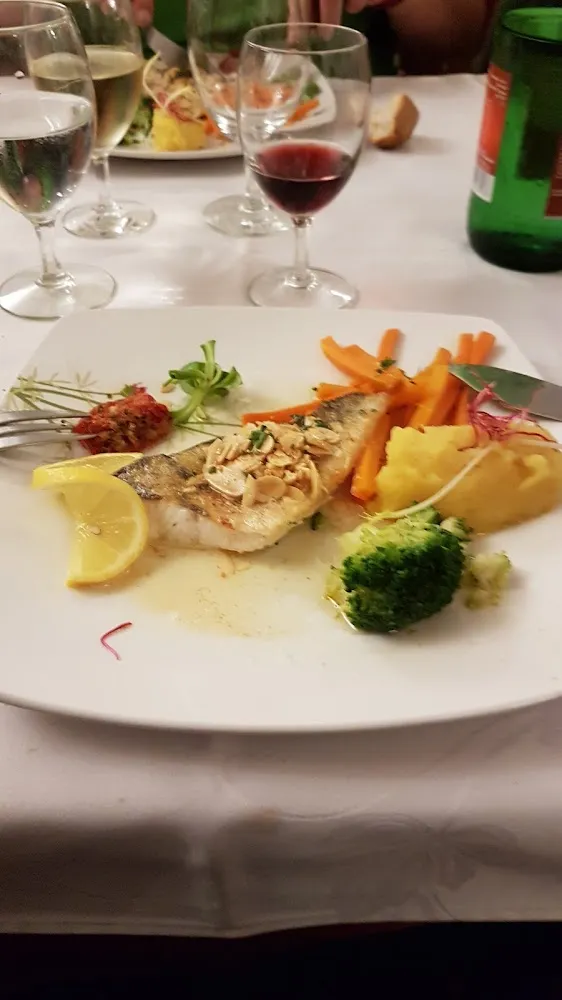 Filet de Sandre Aux Amandes